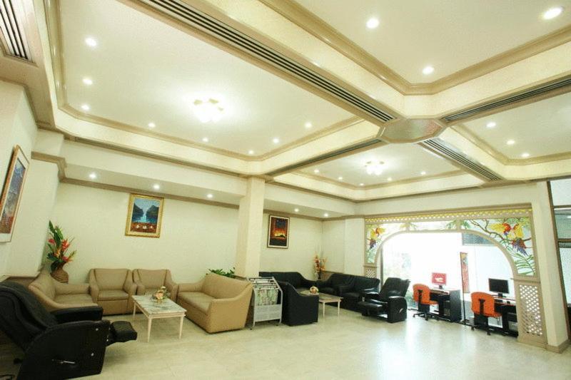 Thumrin Hotel Trang Dış mekan fotoğraf